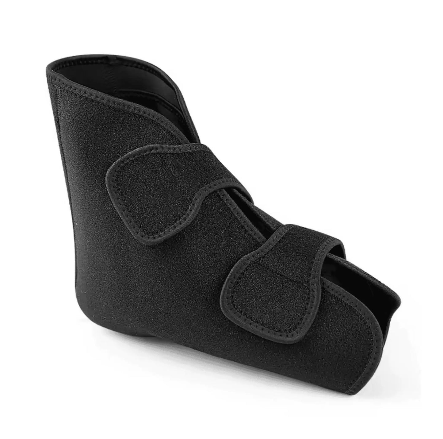 Svart fotledsskydd med två justerbara kardborreband för stöd och stabilitet runt fotleden.